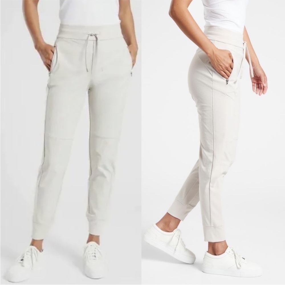NWOT Athleta Headlands Hybrid Trek Jogger Pant Birch Grey Active Casual Women 12